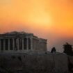 Incendies en Grèce : Les images des flammes qui s’approchent d’Athènes